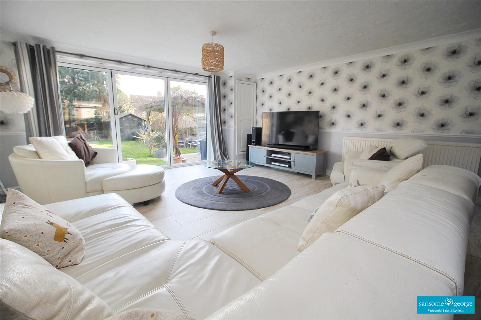 4 bed property in Ashampstead Road, Reading